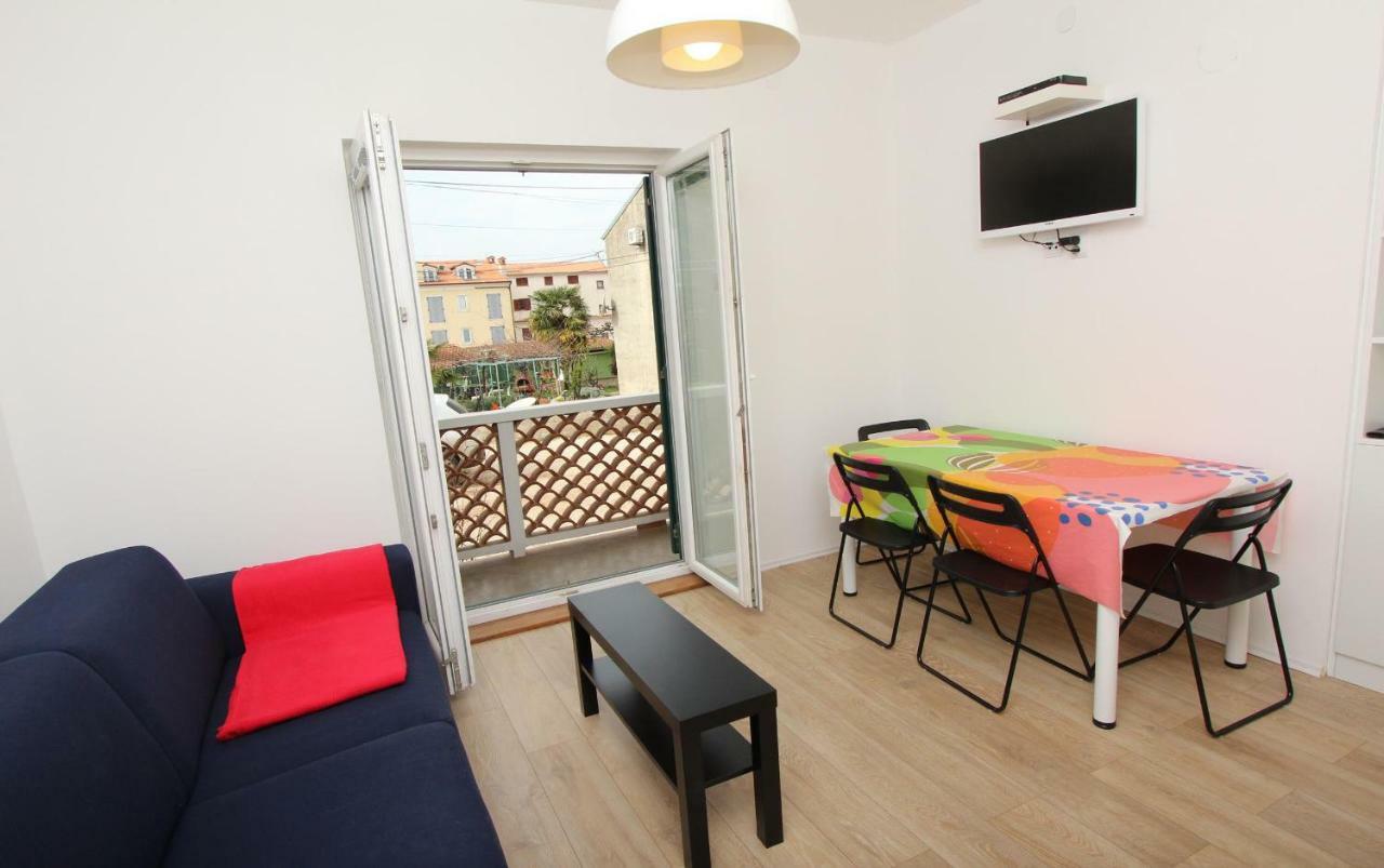 Apartments Paris Rovinj Bagian luar foto