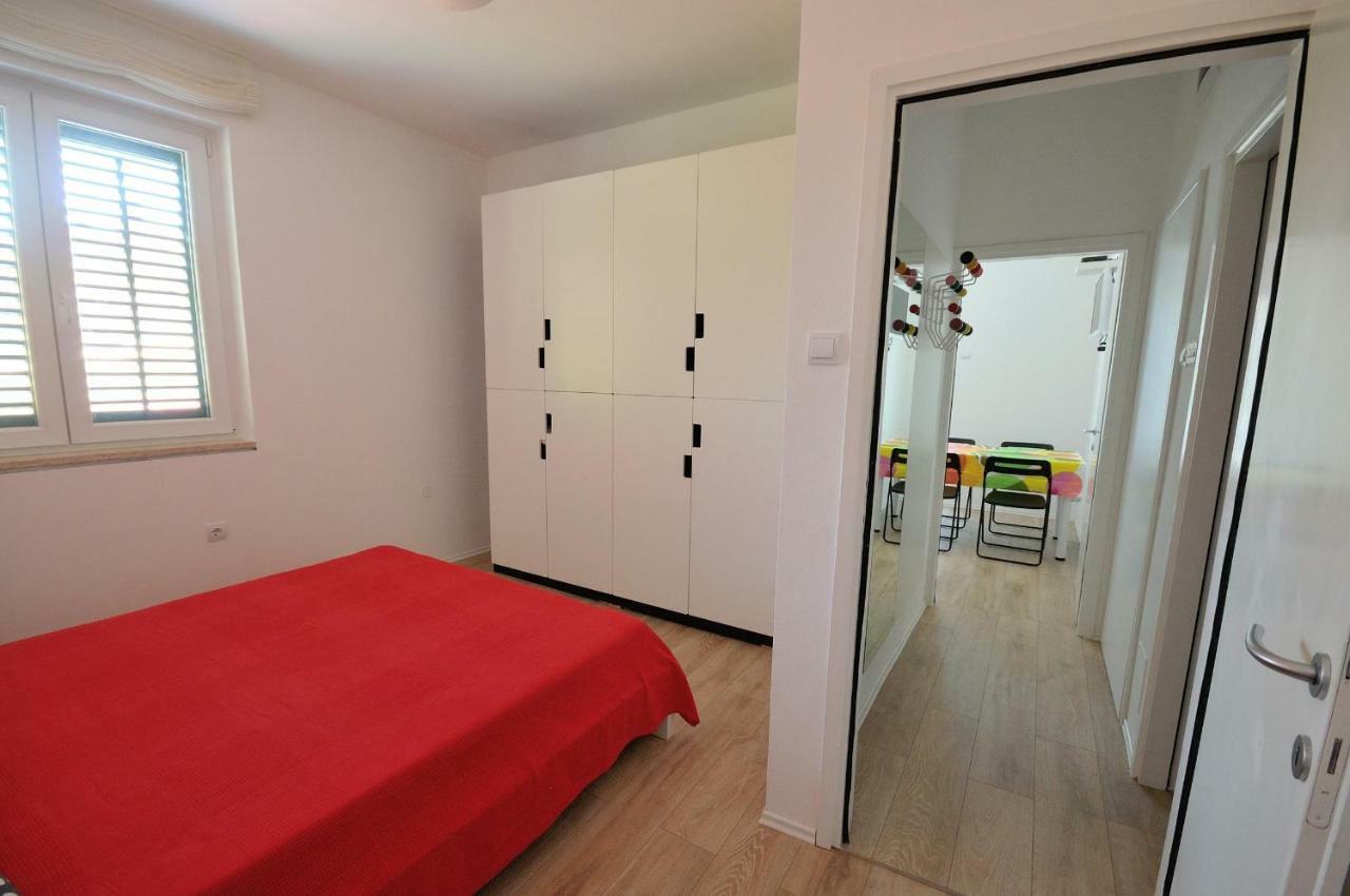 Apartments Paris Rovinj Bagian luar foto