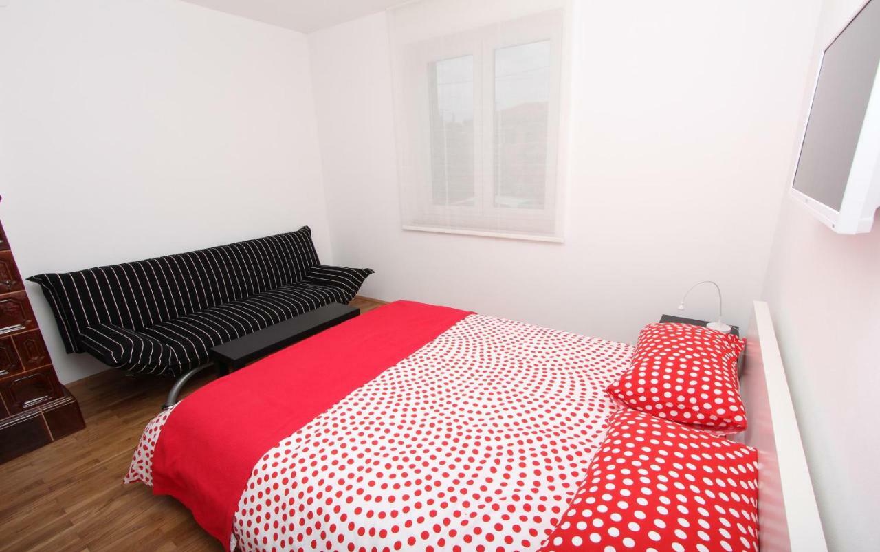 Apartments Paris Rovinj Bagian luar foto
