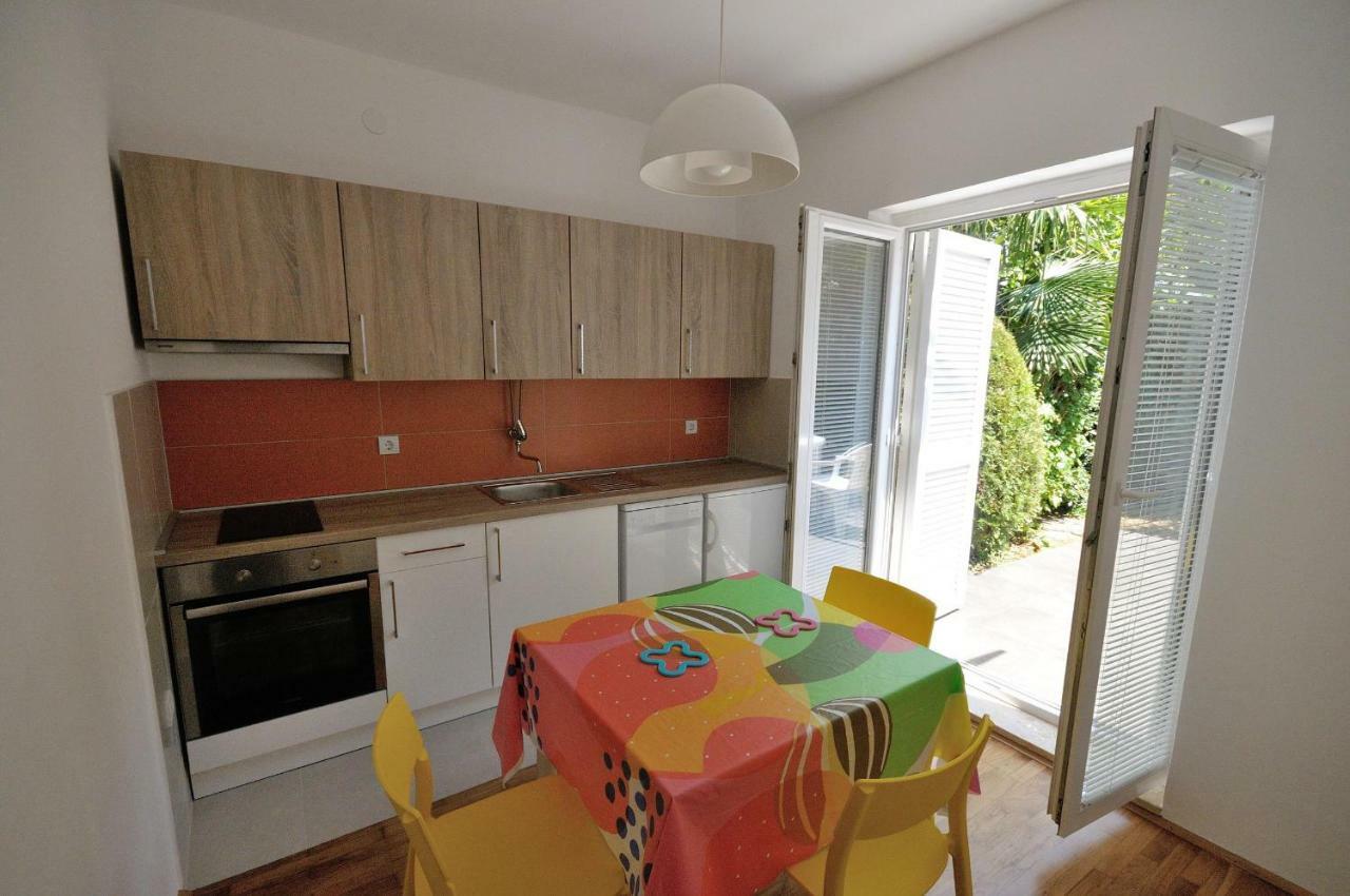 Apartments Paris Rovinj Bagian luar foto
